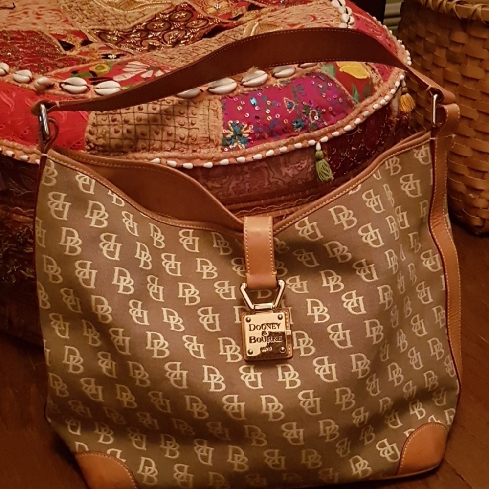 COPY - Vintage Dooney and Bourke hand bag
